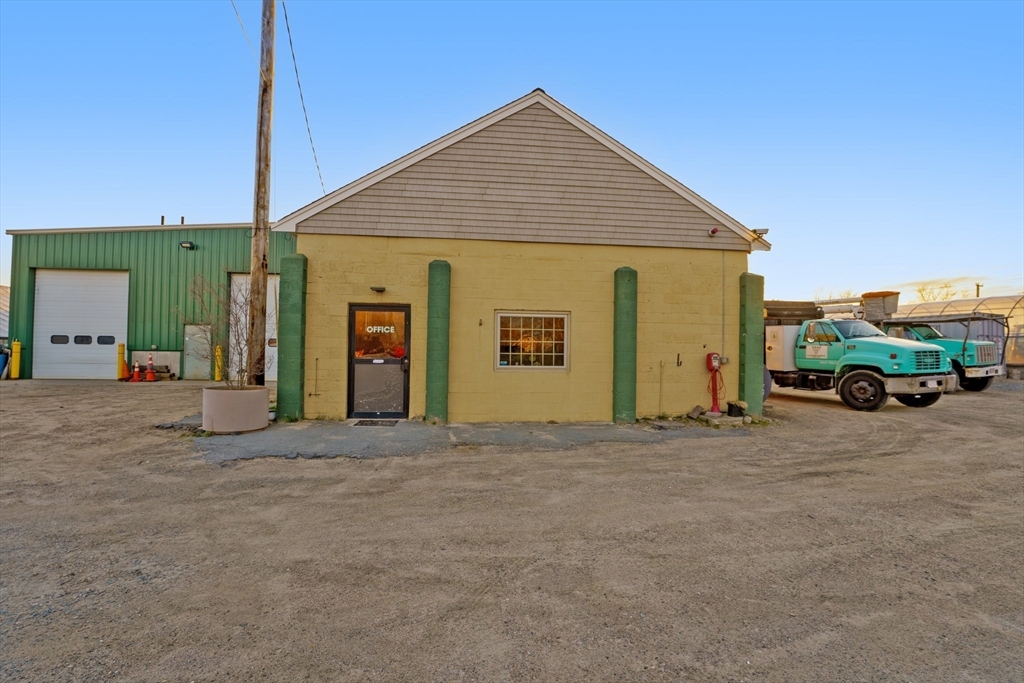 267 Huttleston Ave Property Photo 21