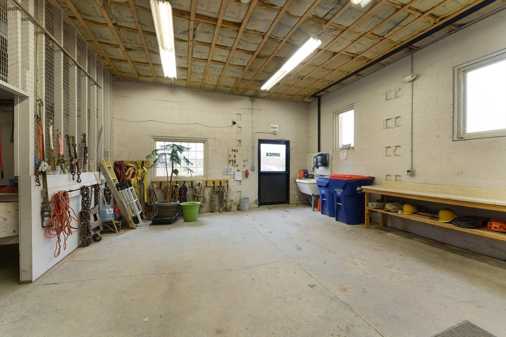 267 Huttleston Ave Property Photo 23