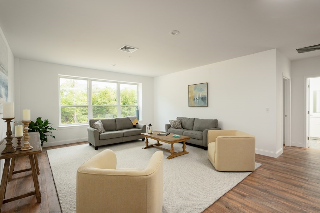 390 Chief Justice Cushing Hwy # 209 Property Photo 10