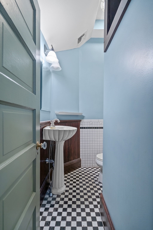 577 Tremont St Property Photo 10