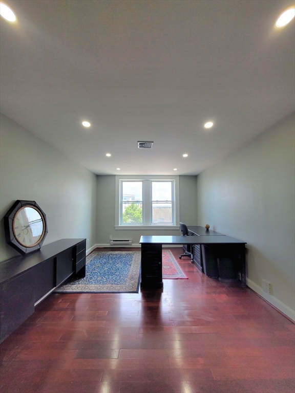 1372 Hancock St Property Photo 1
