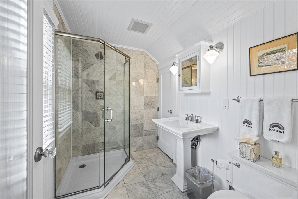 13 Pilgrim Heights Road Property Photo 8