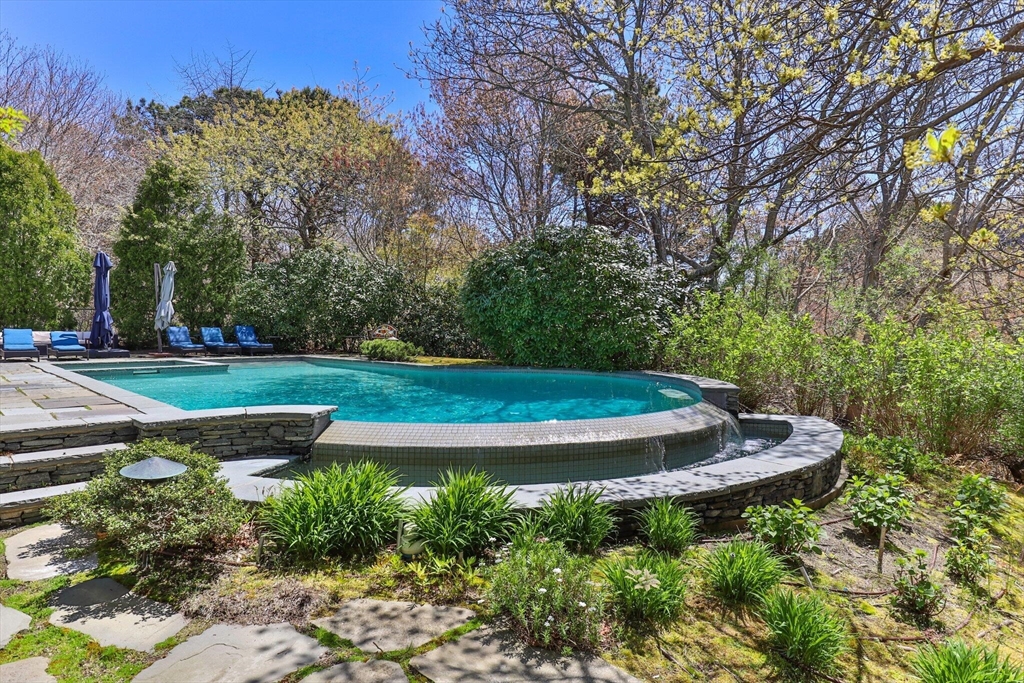 13 Pilgrim Heights Road Property Photo 33