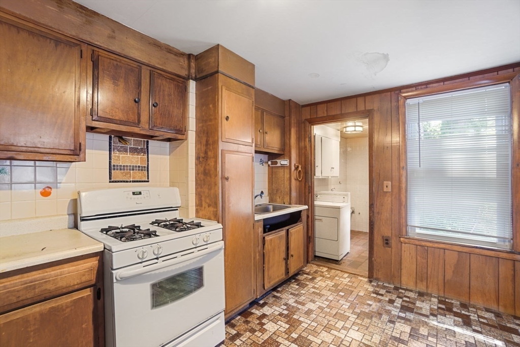 25 Bradbury St Property Photo 11
