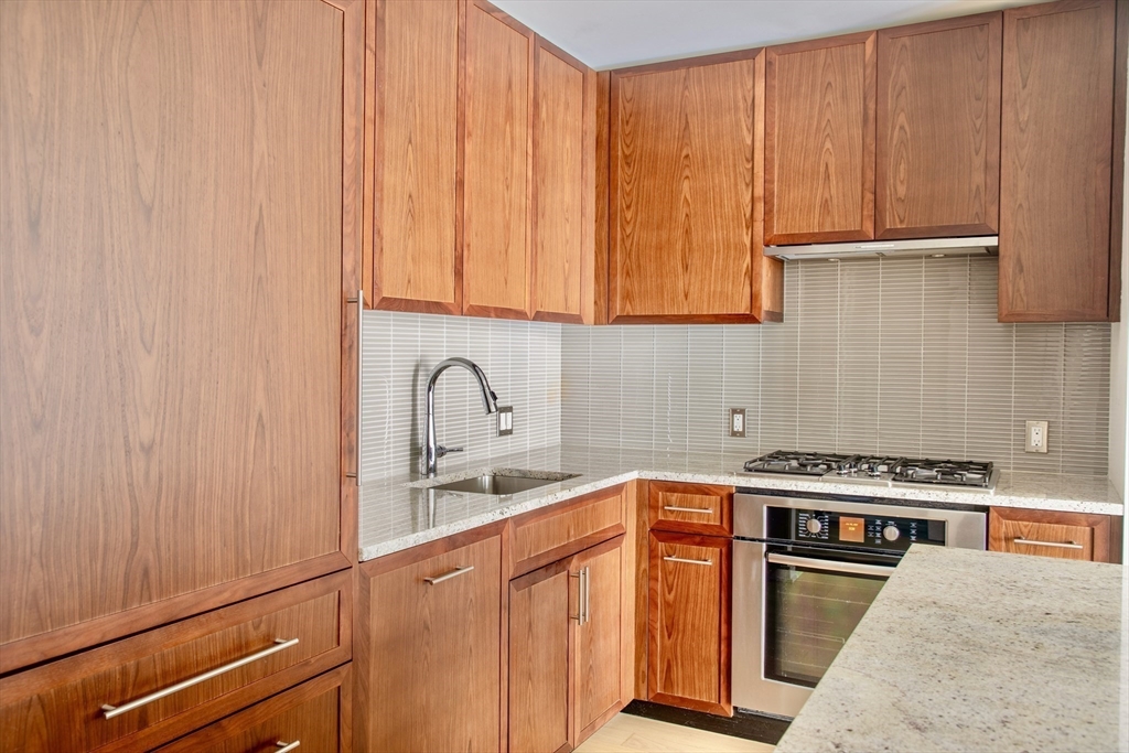 580 Washington St # 6d Property Photo 16