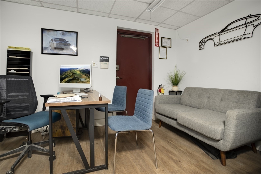 00 Confidential Property Photo 15