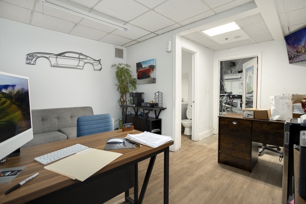 00 Confidential Property Photo 16