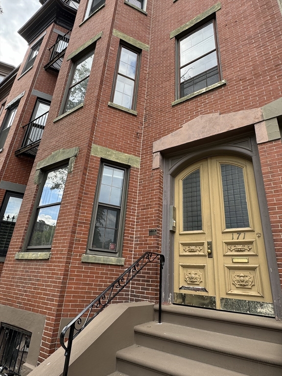 171 Warren Avenue # 2 Property Photo 1