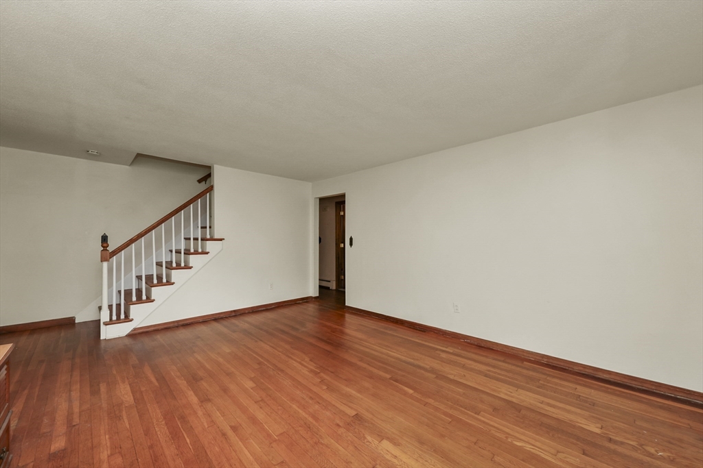 121 Day Street Property Photo 5