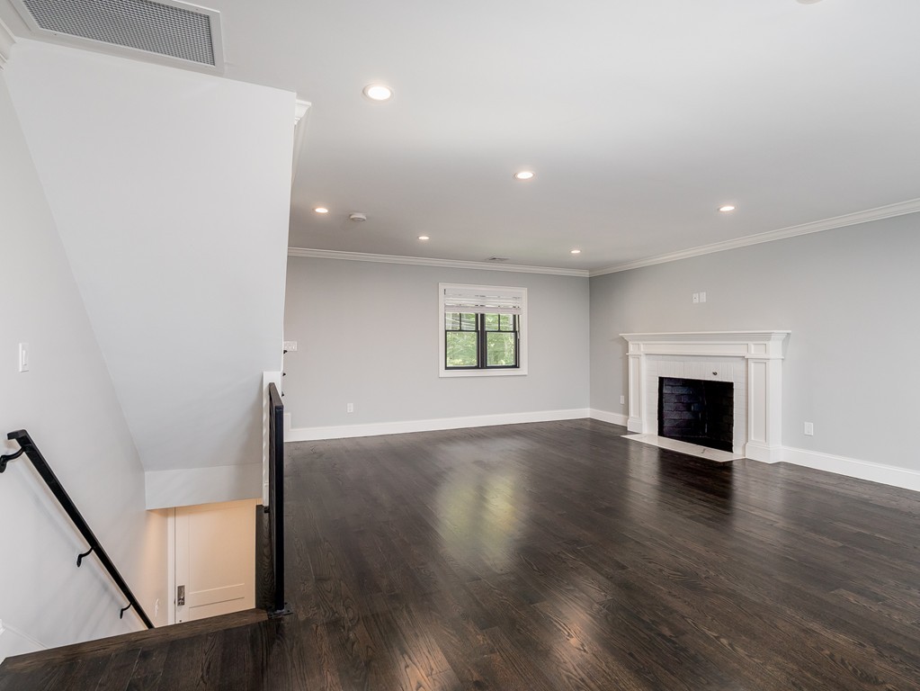 31 Heath St. # 2 Property Photo 6