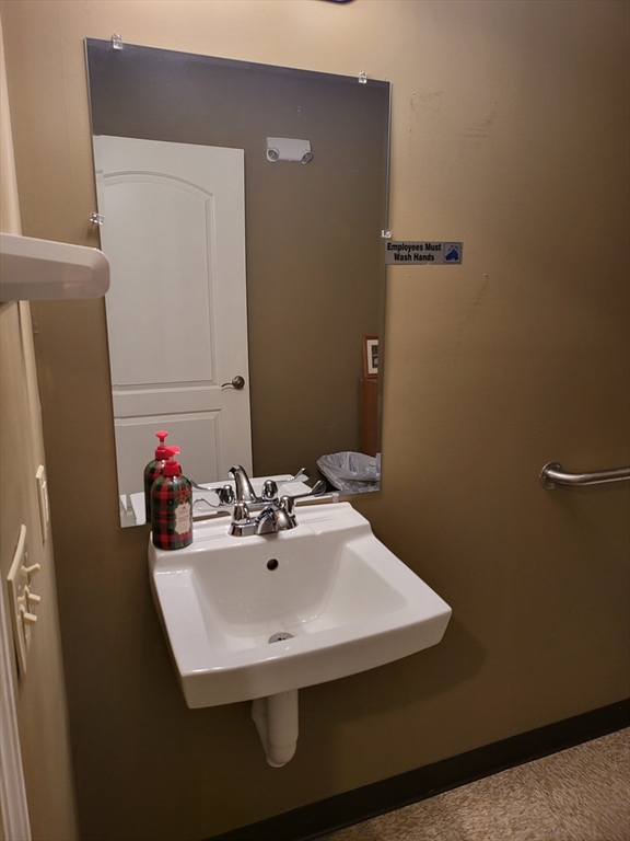 336 Grattan St Property Photo 9