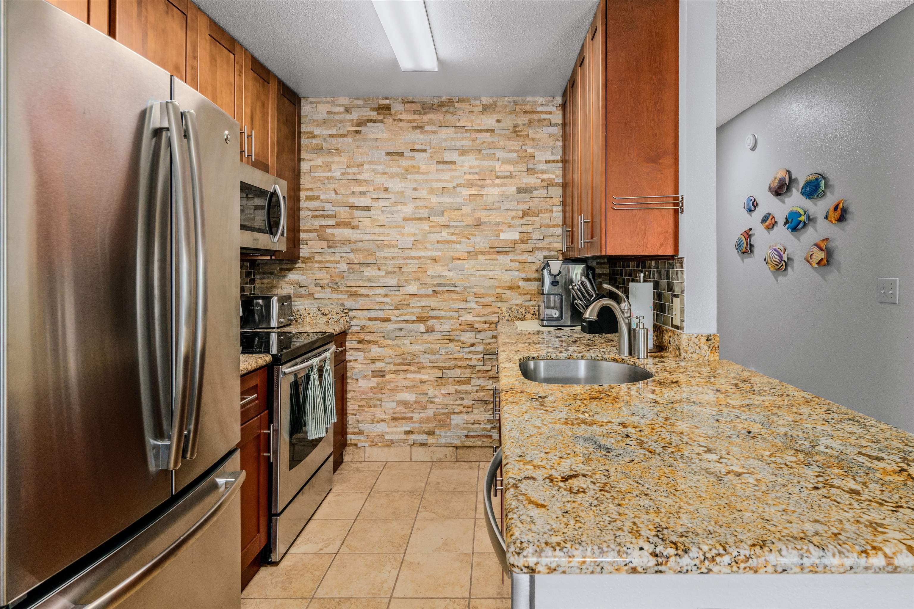 160 Keonekai Rd Property Photo 1