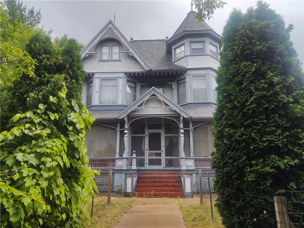 605 N Barstow Street Property Photo 1