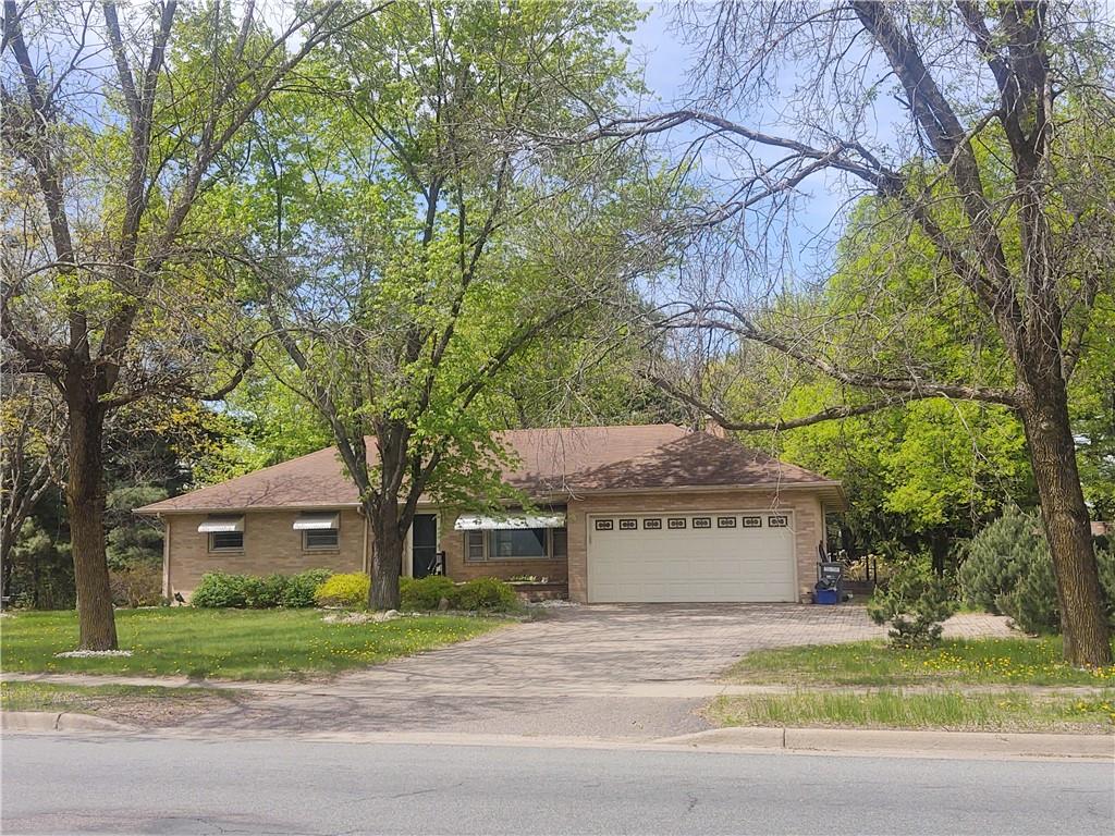 920 10th Street W Property Photo 1