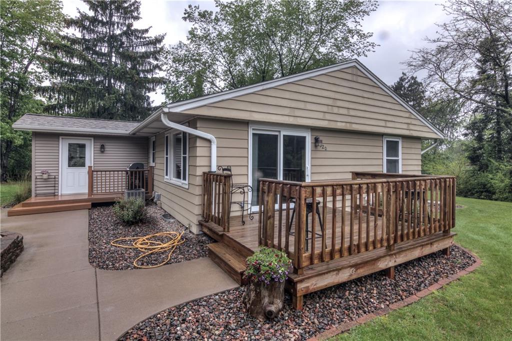 920 7th Street W Property Photo 1