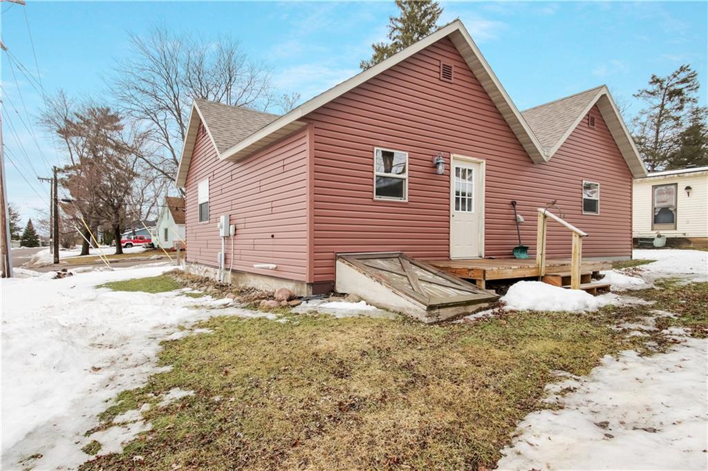 205 E Chippewa Street Property Photo 1