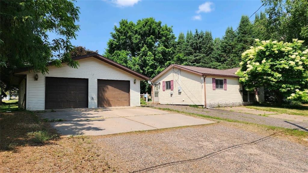 405 Phillips Avenue E Property Photo 1