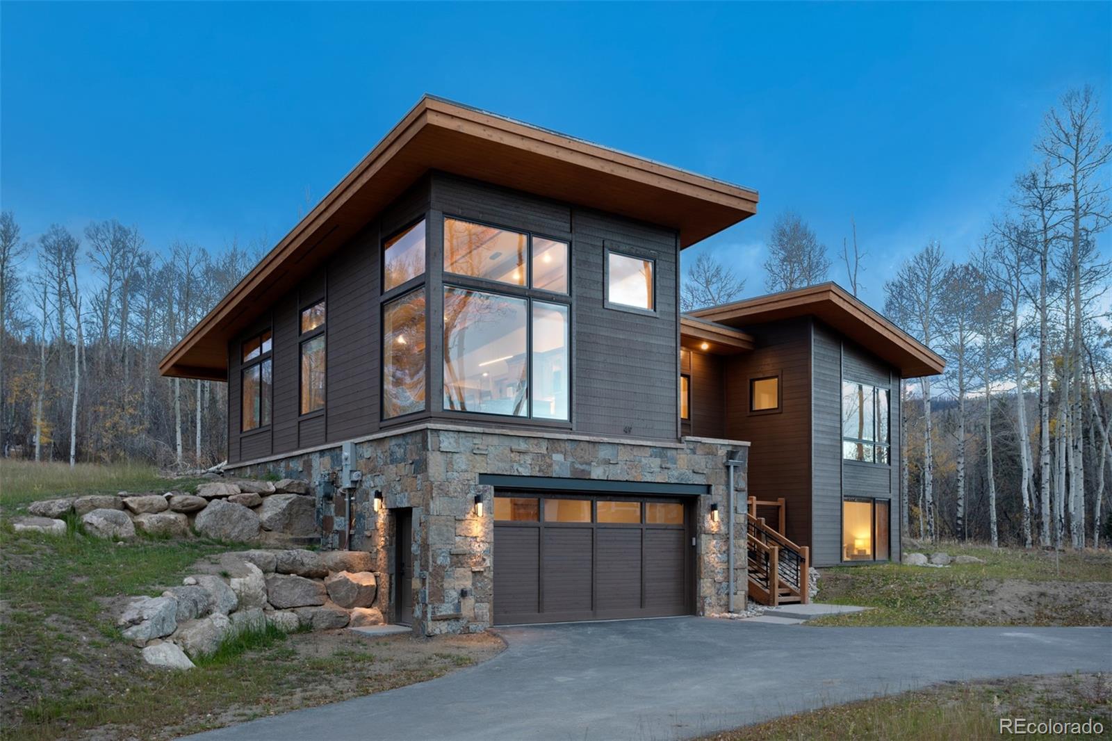 160 Vendette Road Property Photo 1