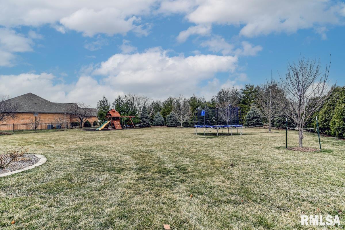 1621 Seton Property Photo 1