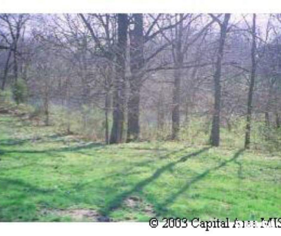 27 E BLUFF Circle