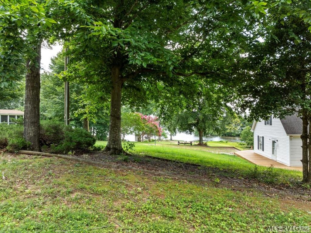 902 River Road Property Photo 12