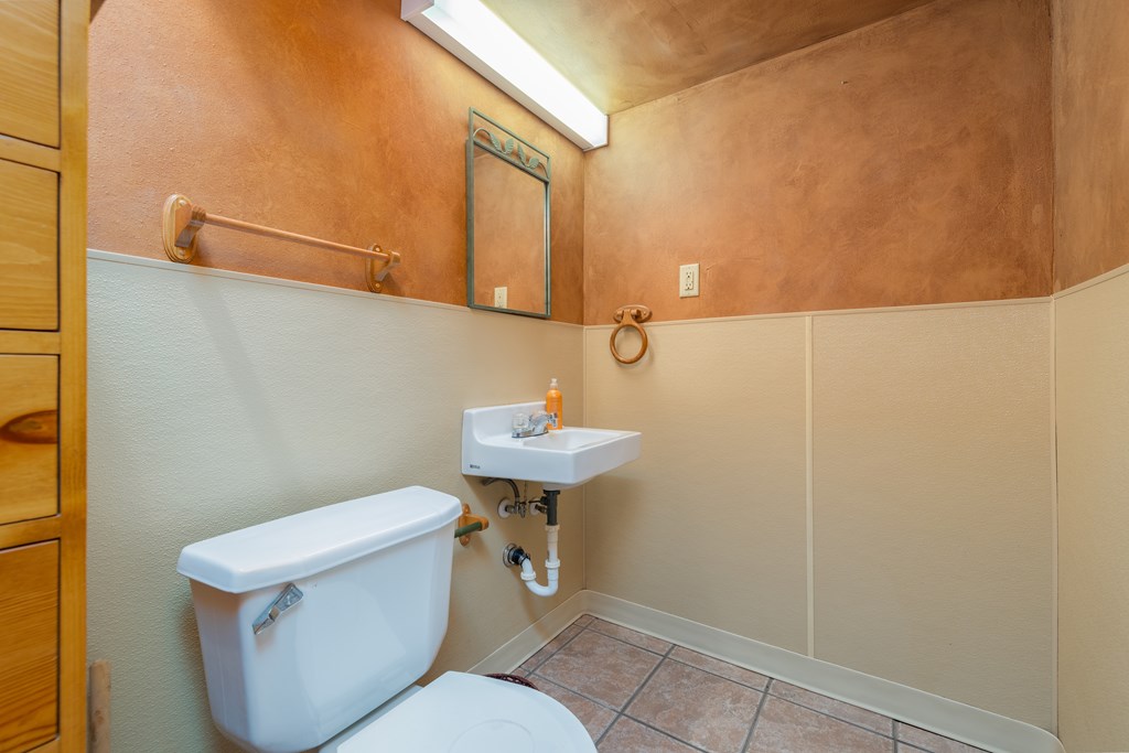 107 N Main St Property Photo 14