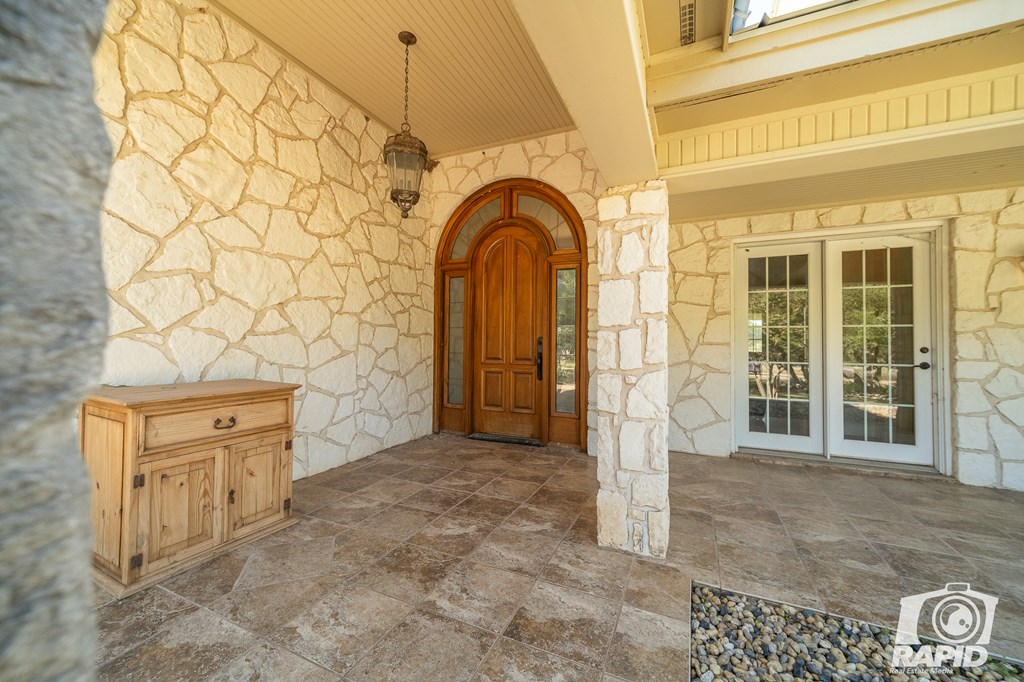 6237 Green Oaks Dr Property Photo 5