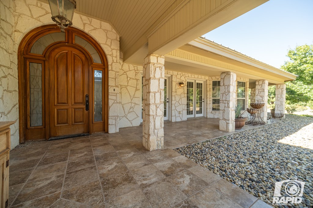 6237 Green Oaks Dr Property Photo 6