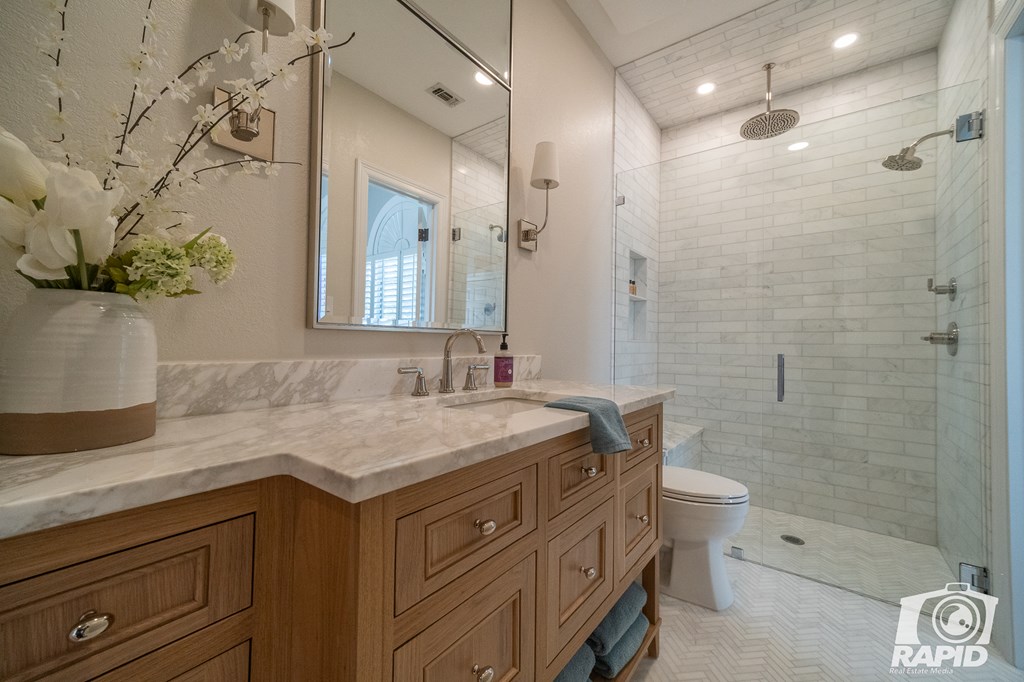6237 Green Oaks Dr Property Photo 29