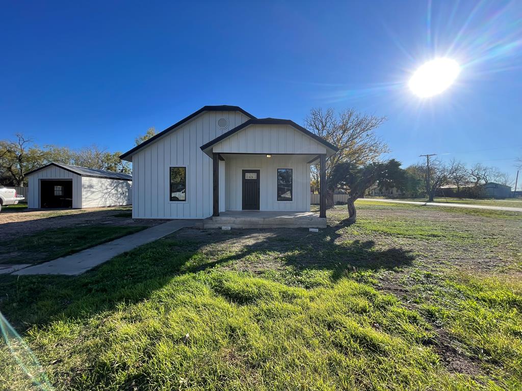 108 Edward St Property Photo 1