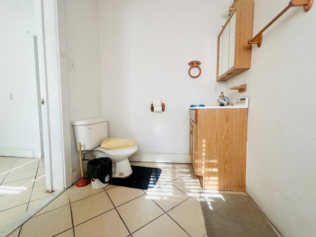 109 E Twohig Ave Property Photo 3