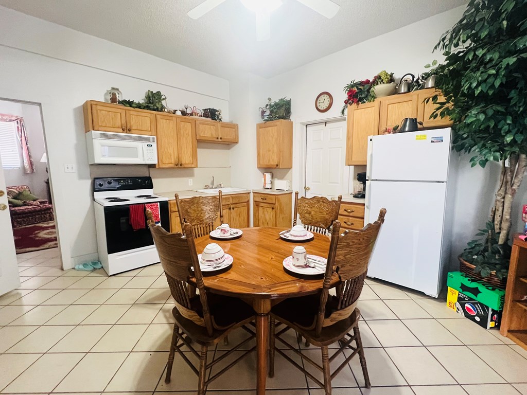 109 E Twohig Ave Property Photo 13