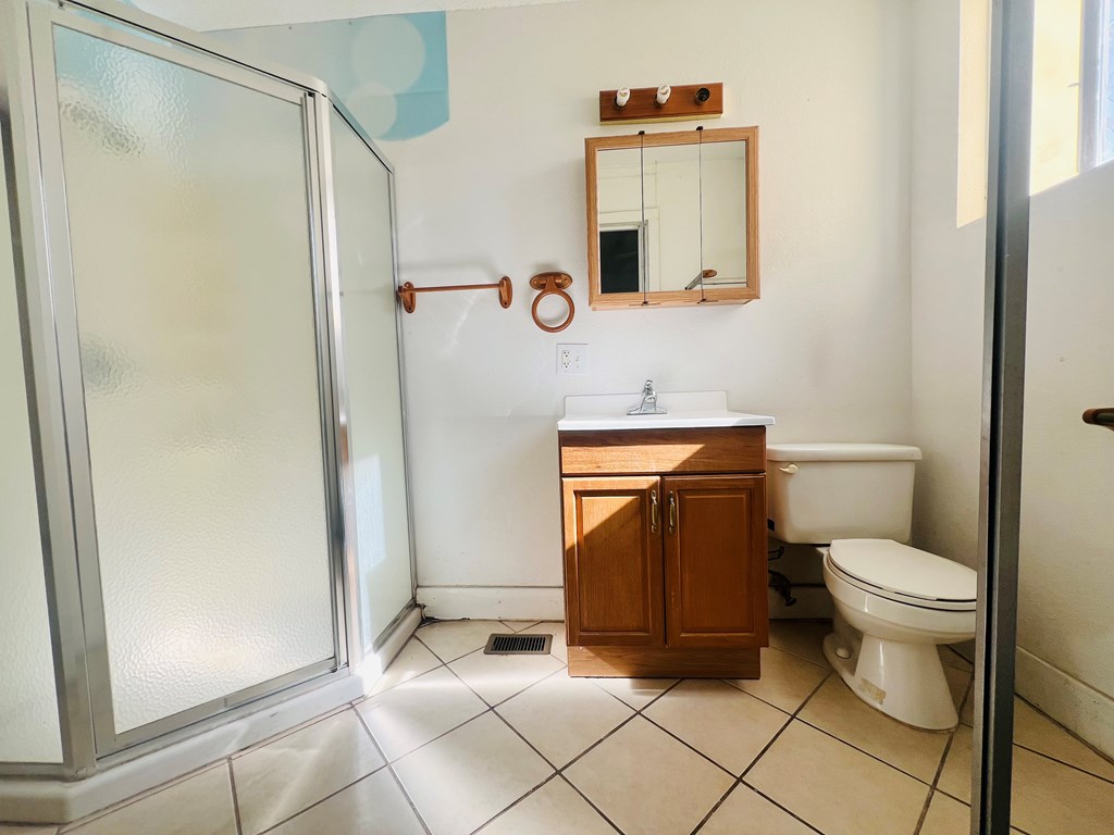 109 E Twohig Ave Property Photo 31
