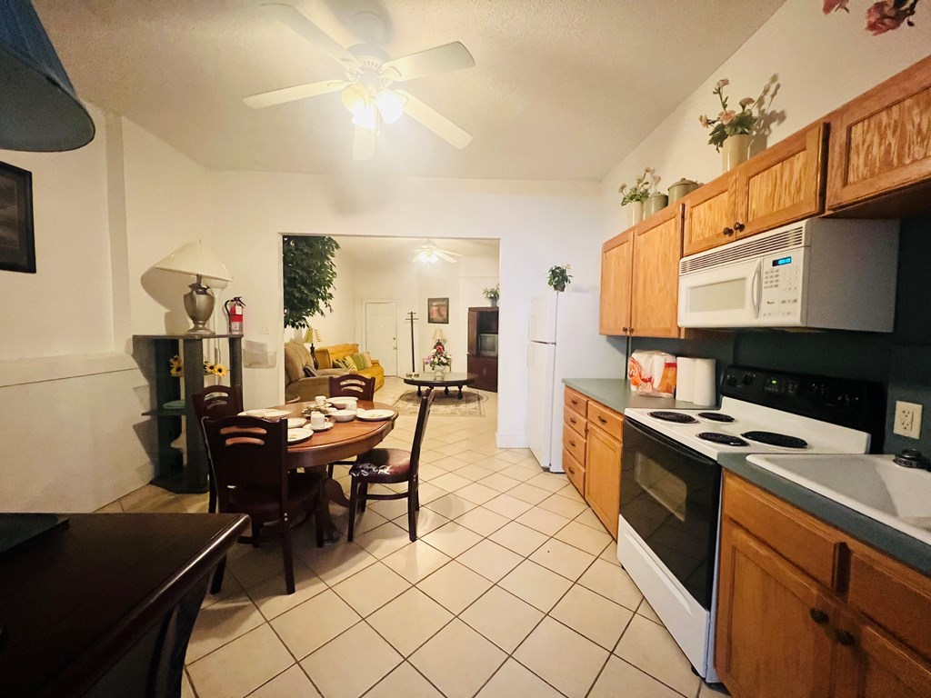 109 E Twohig Ave Property Photo 33