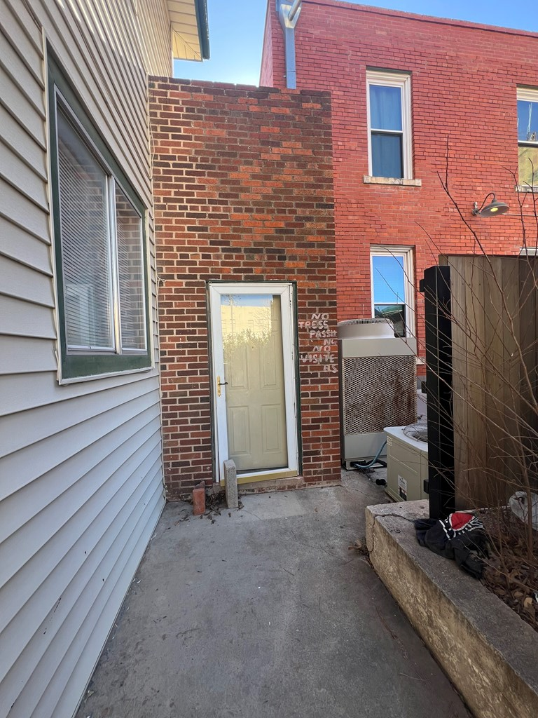 109 E Twohig Ave Property Photo 36