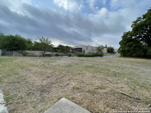 310 Uvalde St Property Photo