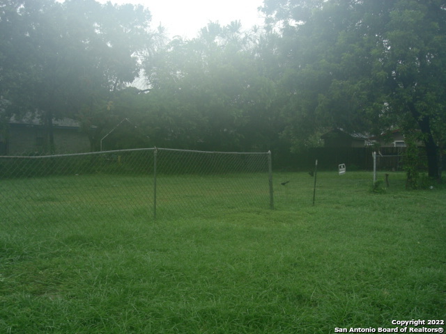 1801 W Southcross Blvd Property Photo