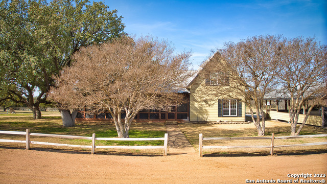 19316 Ranch Road 1871 Property Photo 4