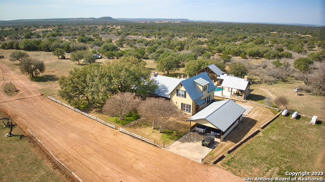 19316 Ranch Road 1871 Property Photo 7