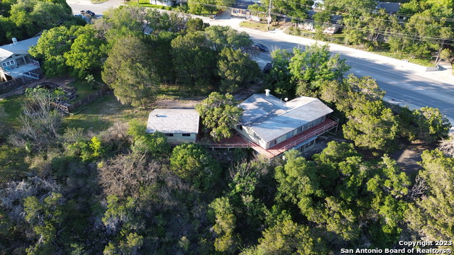 1203 N Walnut Ave Property Photo 3