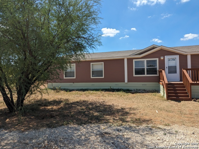 107 County Road 2670 Property Photo 1