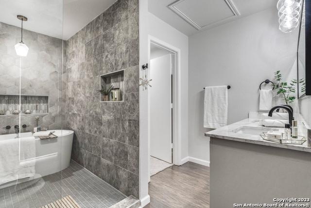 10710 Vollmer Ln Property Photo 1