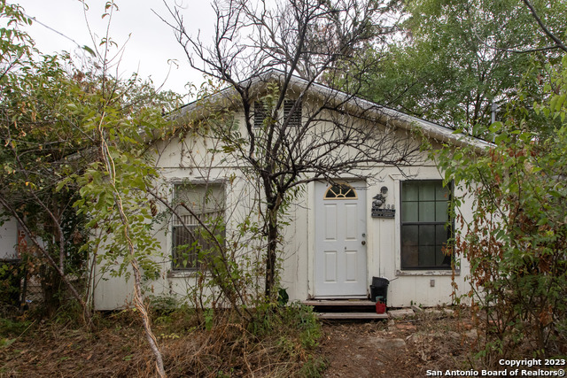 236 Aldama Property Photo