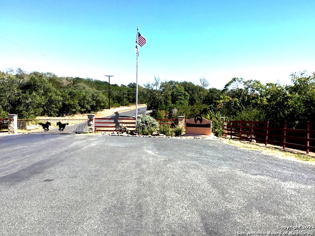 101 Stallion Estates Dr Property Photo 1