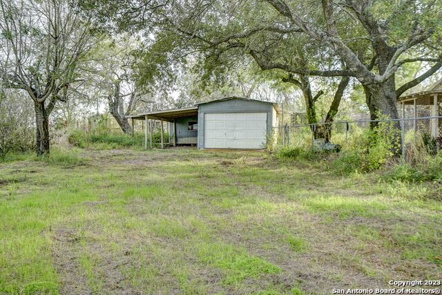 17770 Interstate 35 S Property Photo 14