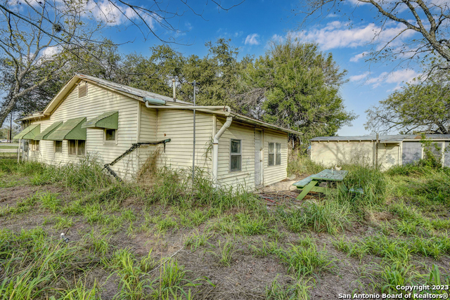 17770 Interstate 35 S Property Photo 21