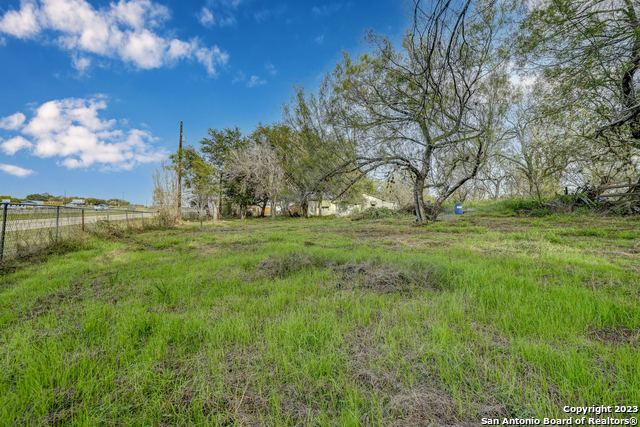 17770 Interstate 35 S Property Photo 23