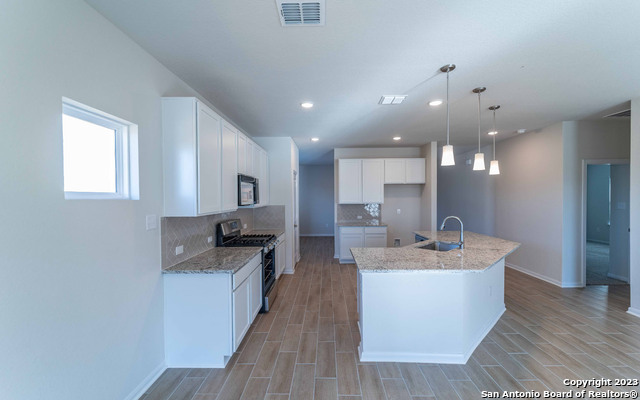 8836 Grey Elm Property Photo 5