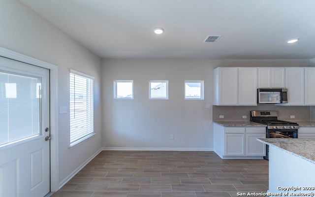 8836 Grey Elm Property Photo 7