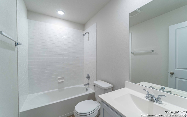 8836 Grey Elm Property Photo 13
